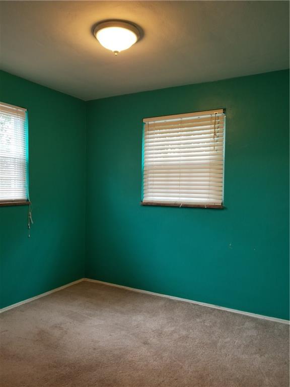 44 Robinhood Road Pittsburgh, PA 15220 - Photo 10 of 13 Gallery Image 10