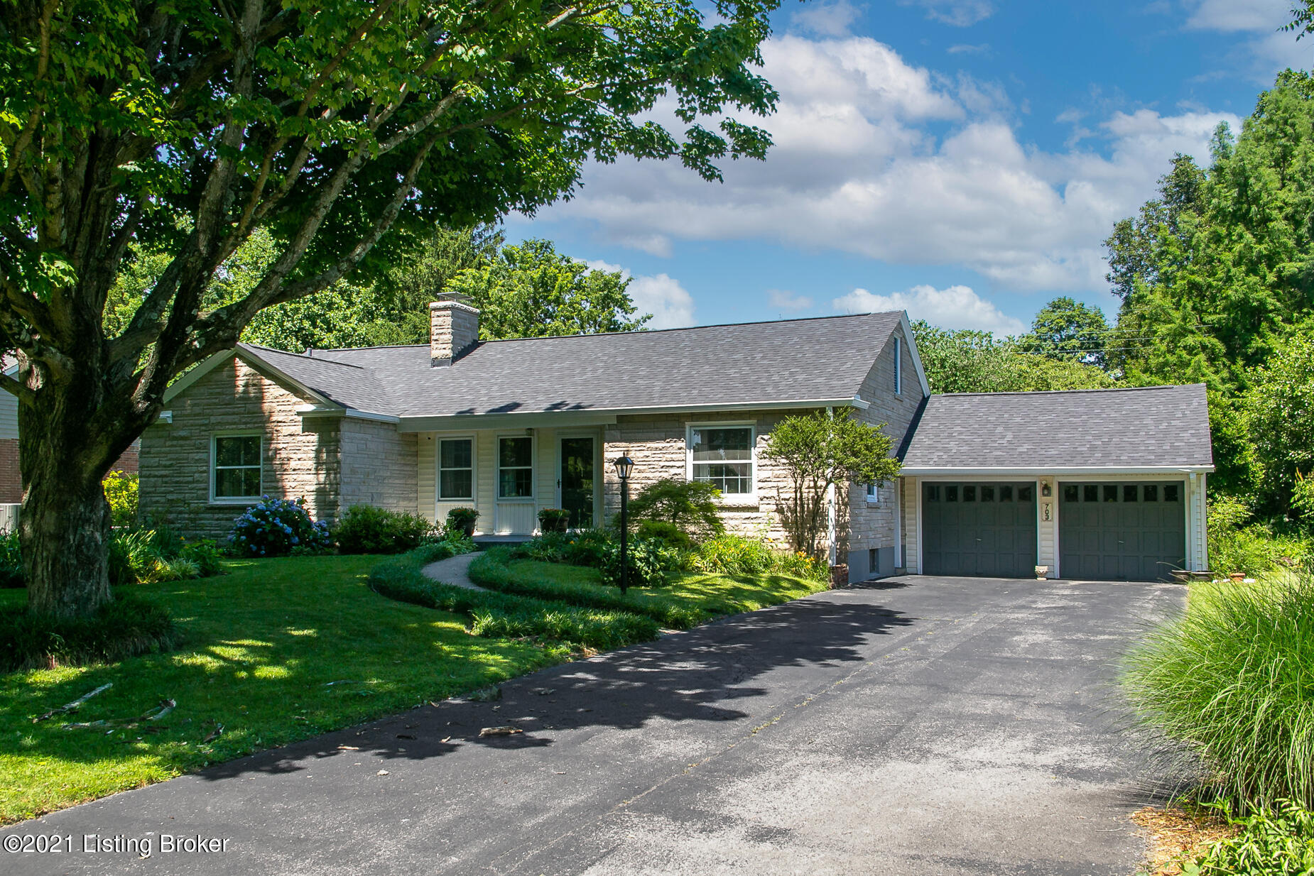 703 Rudy Lane Louisville, KY 40207 - Photo 2 of 61 403 Rudy Ln-1