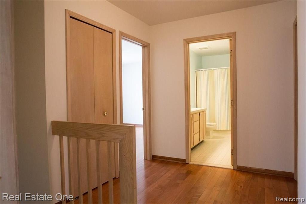 29800 Drake Road Farmington Hills, MI 48331 - Photo 26 of 44