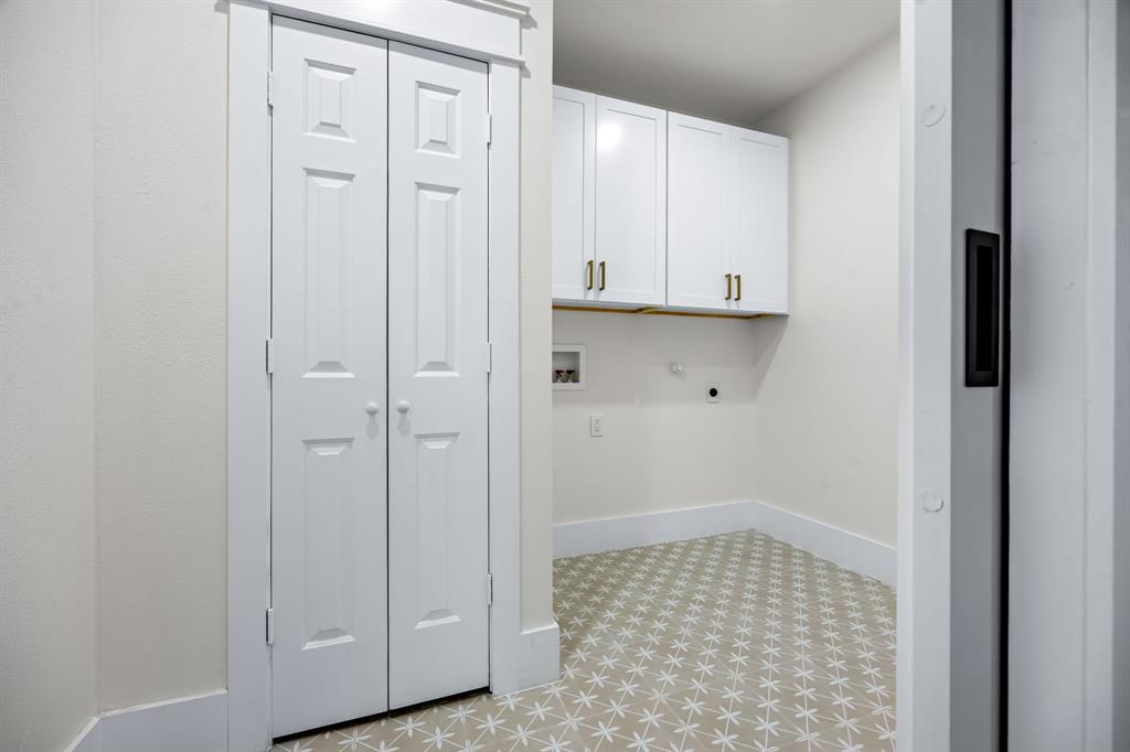 1014 Bolivar Street Denton, TX 76201 - Photo 31 of 36 a view of an empty room