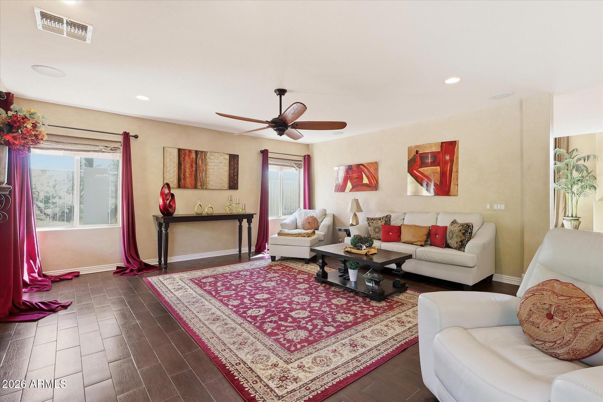 2324 West Zenith Lane Phoenix, AZ 85085 - Photo 15 of 85 Family Room
