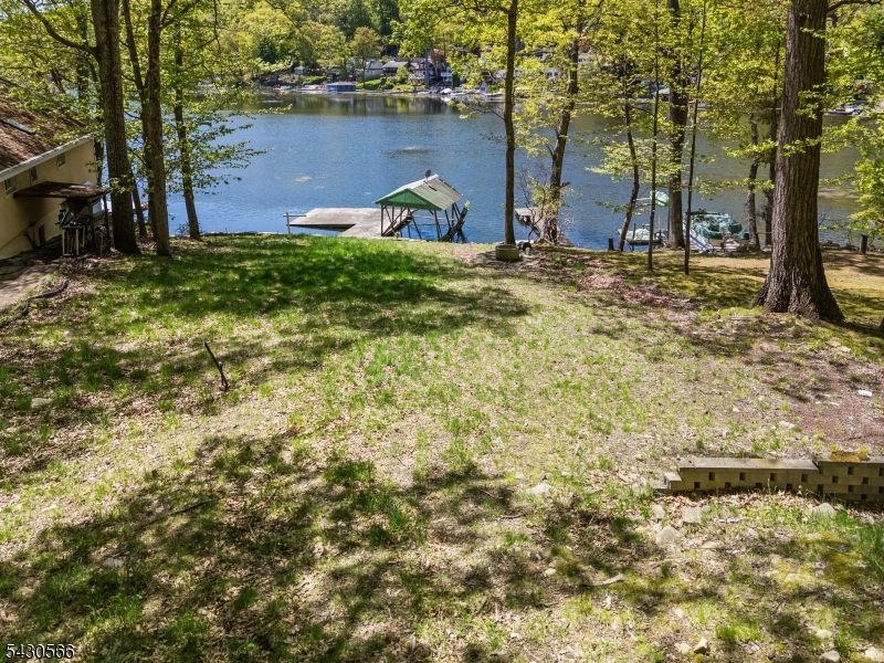 8 Oneida Avenue Hopatcong, NJ 07843 - Photo 9 of 15
