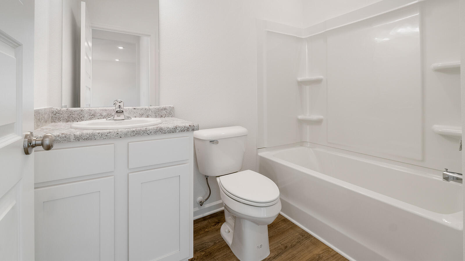 27 Bluebeech Street Freeport, FL 32439 - Photo 24 of 38 27_Bluebeech_Street_26_Bathroom