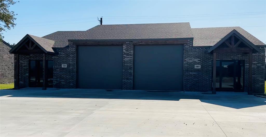 2211 Zion Hill Road, Unit 10011019 Weatherford, TX 76088 - Photo 4 of 5 a front view of a house