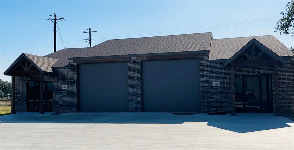 2211 Zion Hill Road, Unit 10011019 Weatherford, TX 76088 - Photo 5 of 5 a front view of a house
