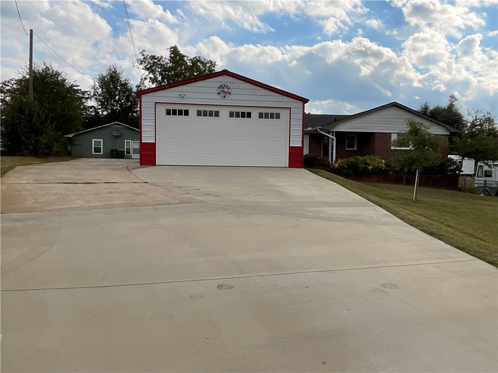 133 Julian Drive Seneca, SC 29678 - Photo 2 of 40