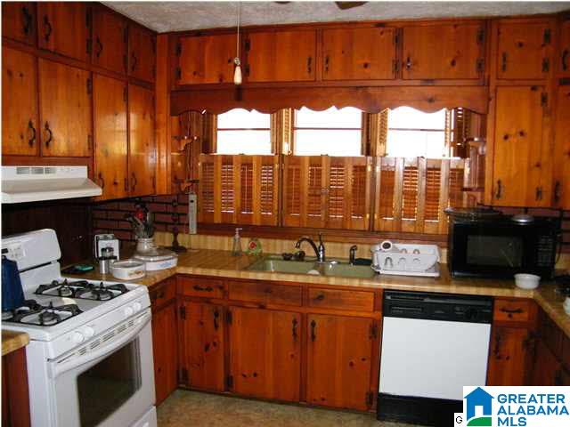 424 Black Creek Road Birmingham, AL 35217 - Photo 8 of 17