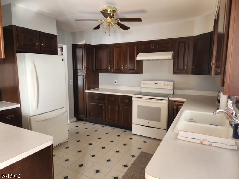 6 Millbrook Road Blairstown, NJ 07825 - Photo 3 of 24