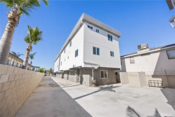 $4,499,000 | 10936 South Osage Avenue, Inglewood, CA 90304