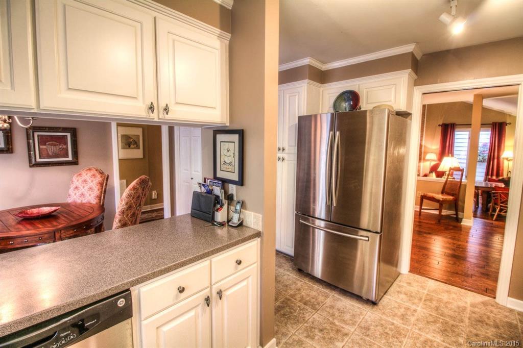10425 Doylestown Road Matthews, NC 28105 - Photo 4 of 24 Gallery Image 4