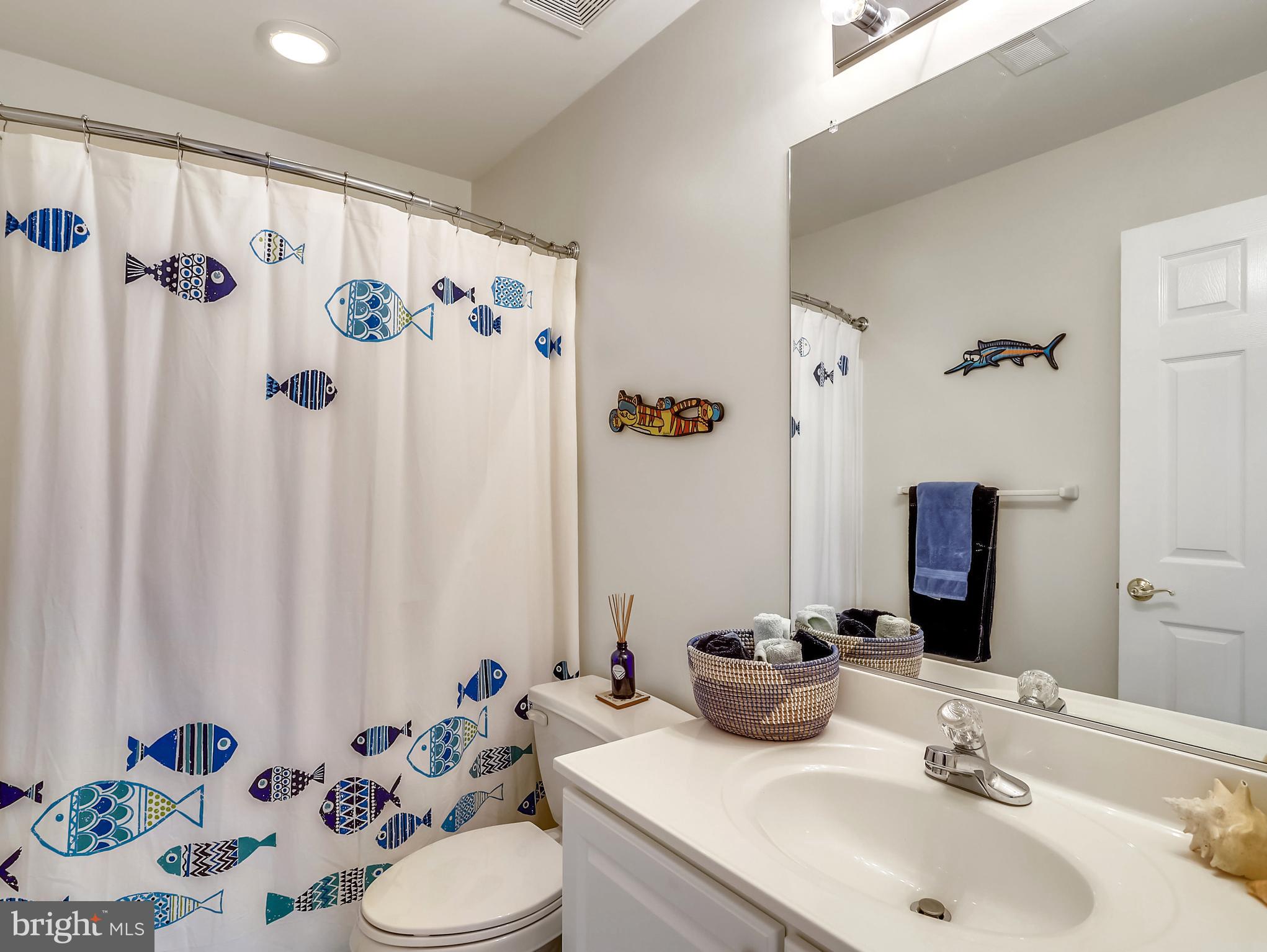 105 Shore Road Arnold, MD 21012 - Photo 45 of 55 Upstairs Hall Bathroom