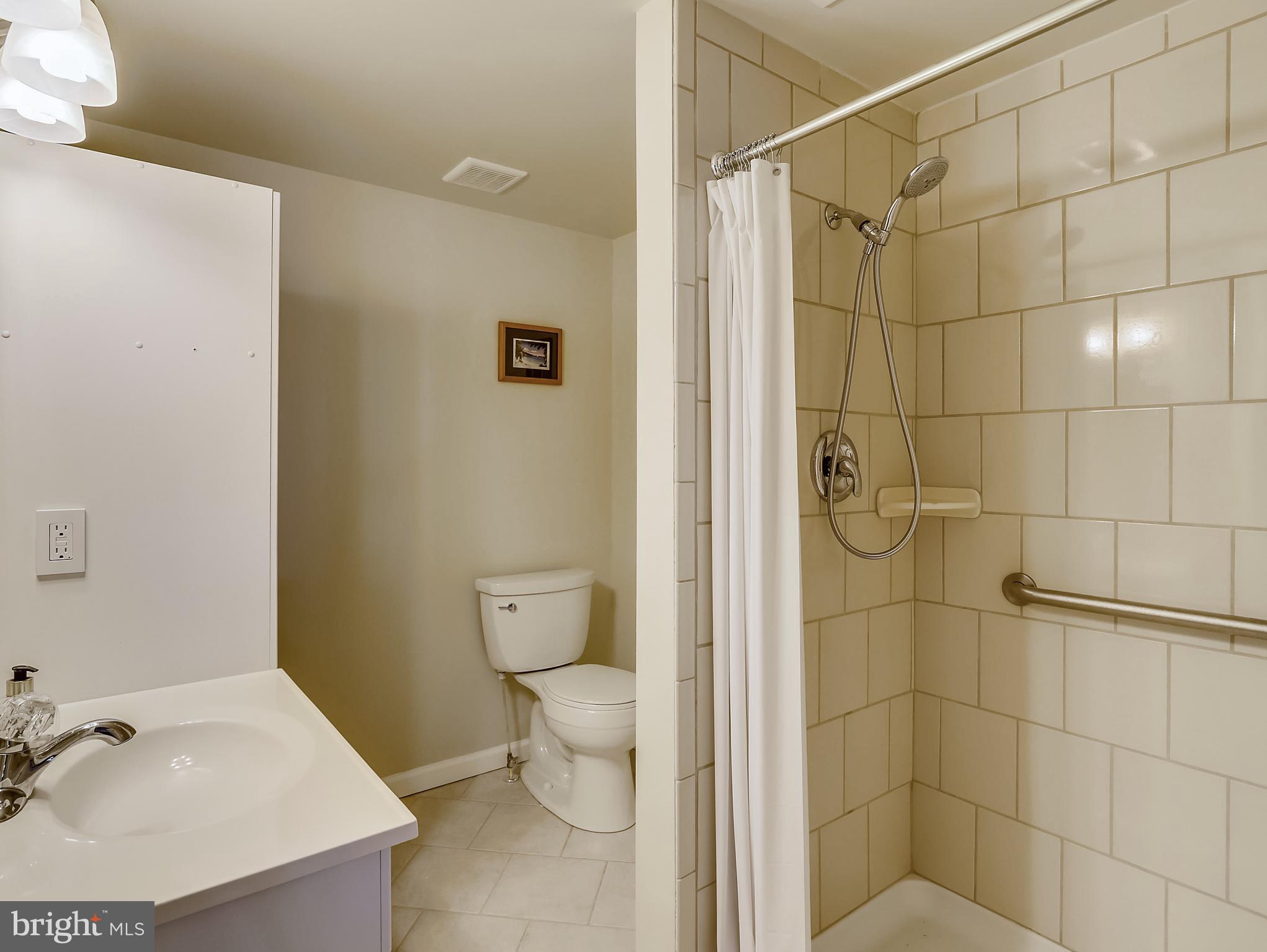 105 Shore Road Arnold, MD 21012 - Photo 51 of 55 Bathroom in Bonus Area over the Garage