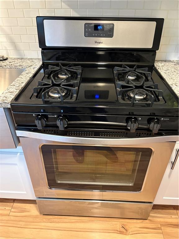 210 Carson Street Springdale, PA 15144 - Photo 15 of 33 GAS STOVE