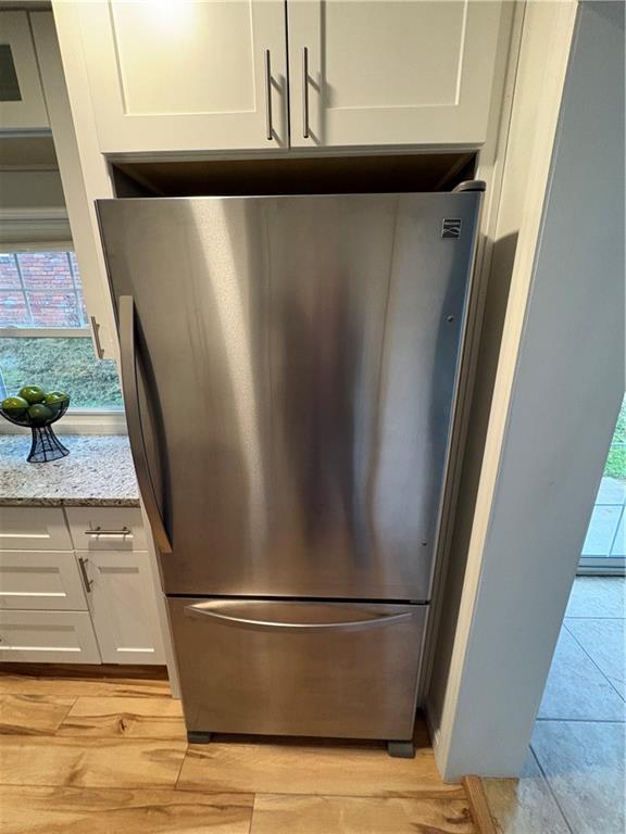 210 Carson Street Springdale, PA 15144 - Photo 16 of 33 STAINLESS STEEL REFRIGERATOR