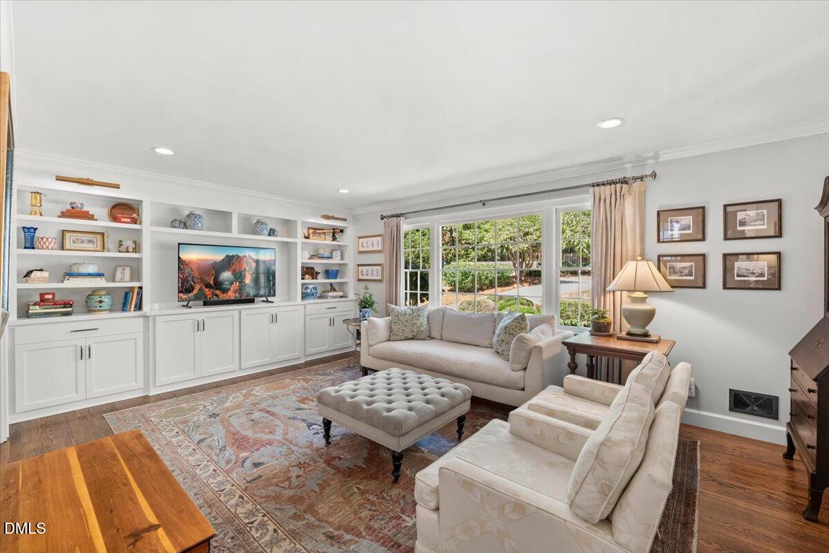 4711 Pamlico Drive Raleigh, NC 27609 - Photo 9 of 47
