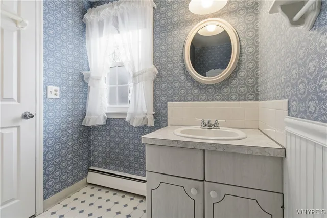 $369,900 | 90 Swanson Terrace, Amherst, NY 14221