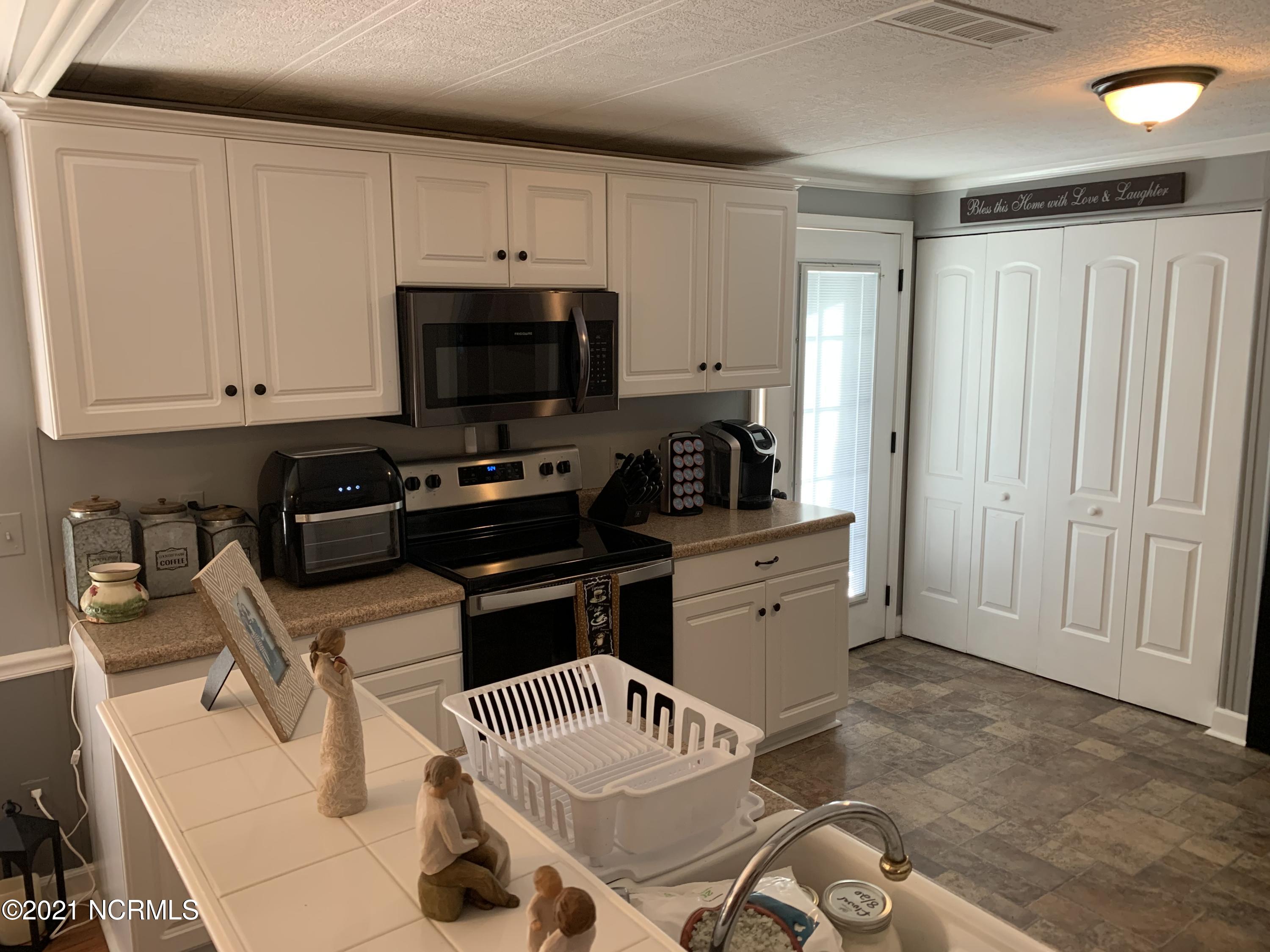 2056 Gallowaytown Road Hartsville, SC 29550 - Photo 5 of 20 IMG_1497