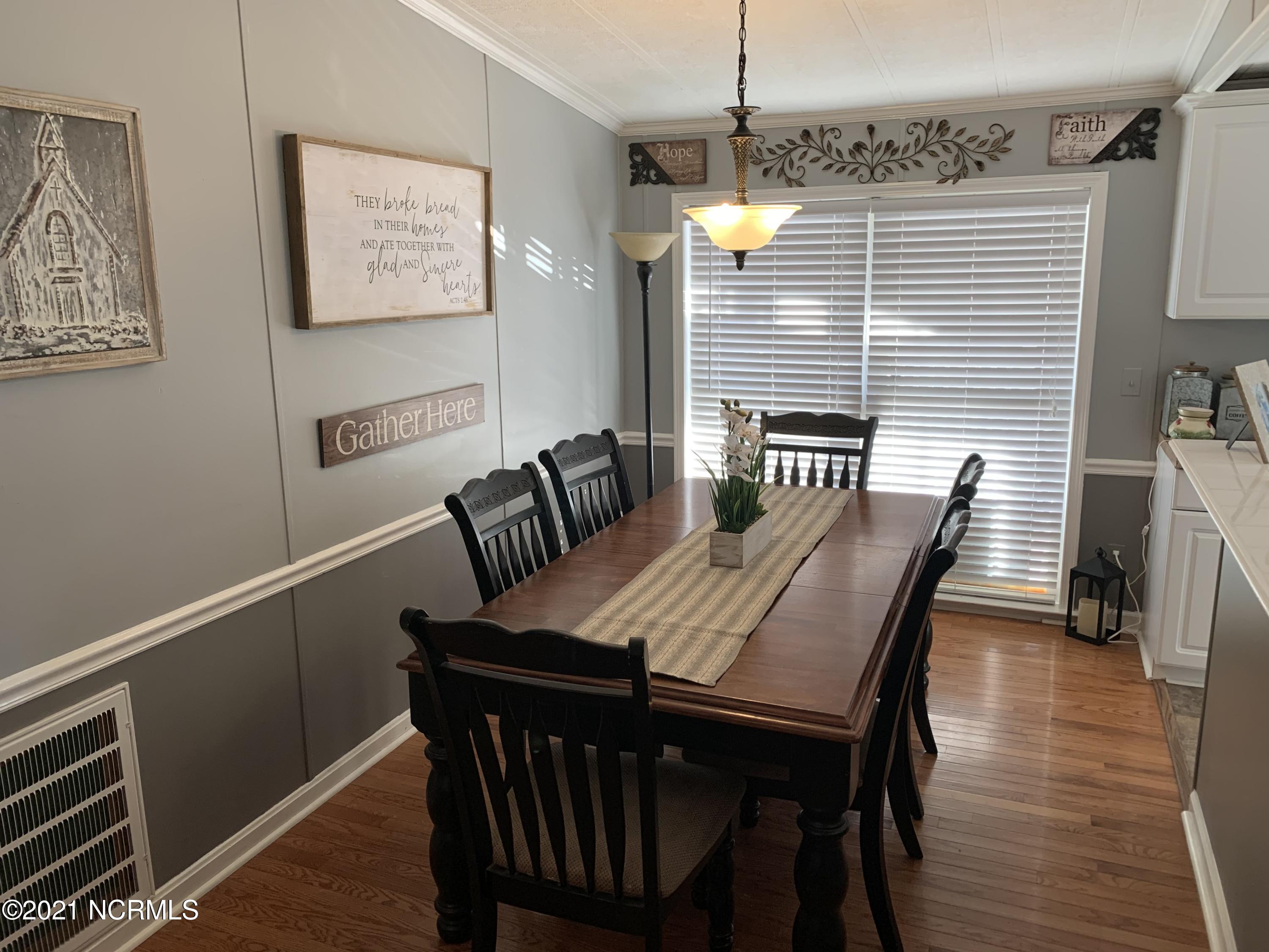 2056 Gallowaytown Road Hartsville, SC 29550 - Photo 7 of 20 IMG_1495