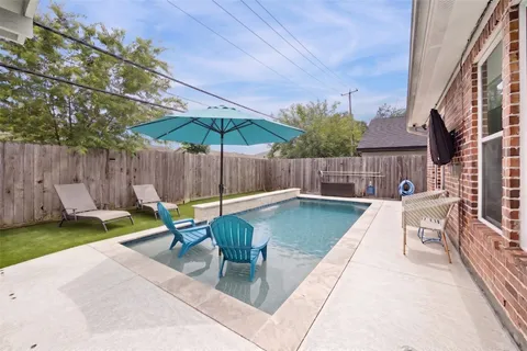 $799,000 | 5121 Libbey Drive, Houston, TX 77092