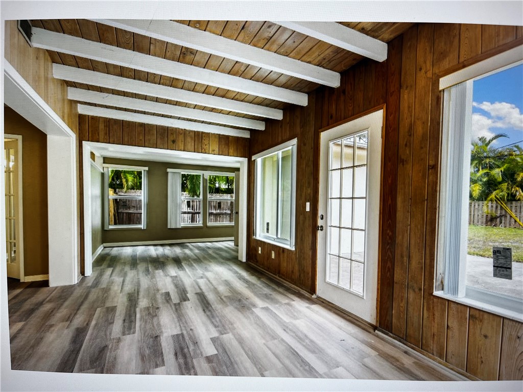 515 Cypress Road Vero Beach, FL 32963 - Photo 5 of 14