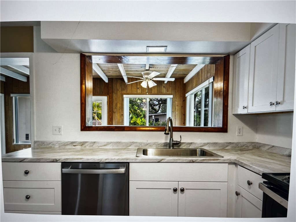 515 Cypress Road Vero Beach, FL 32963 - Photo 6 of 14