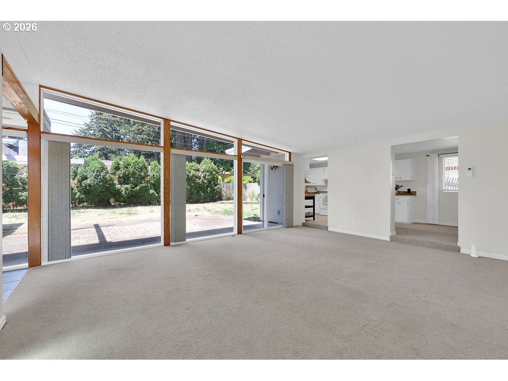 3270 Game Farm Road Springfield, OR 97477 - Photo 10 of 42