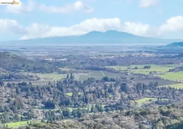 a view of a tennis court