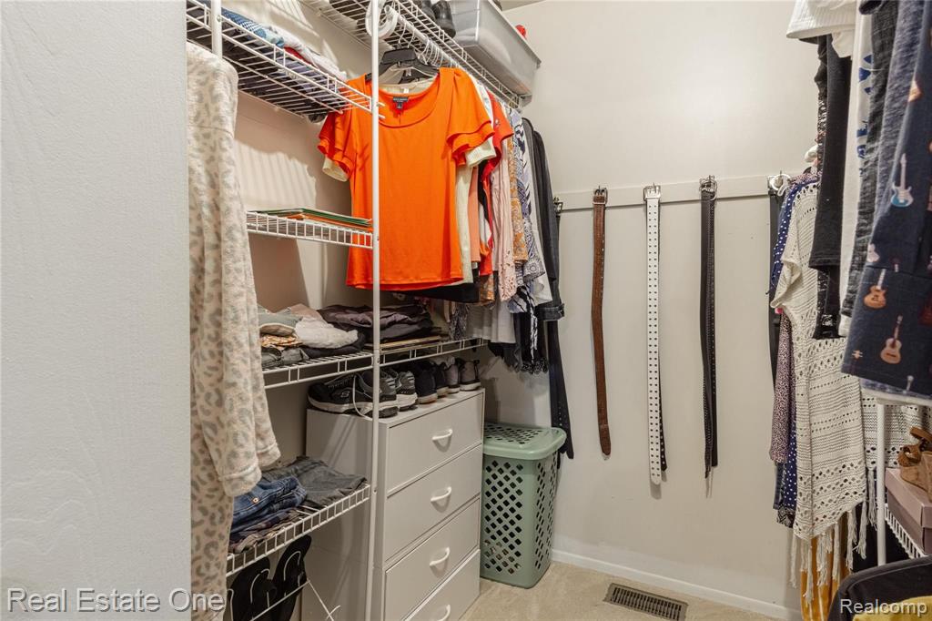 24379 Surfside Road Novi, MI 48374 - Photo 28 of 40