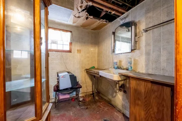 $275,000 | 3424 West 73rd Street, Chicago, IL 60629