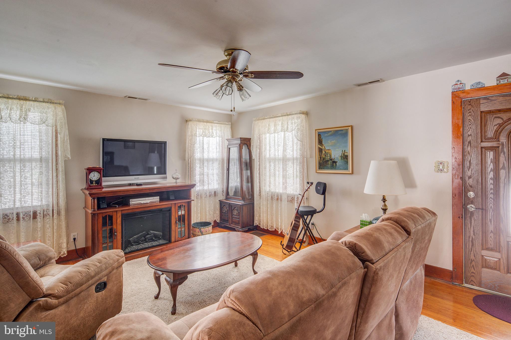 405 Henry Street Riverside, NJ 08075 - Photo 7 of 23