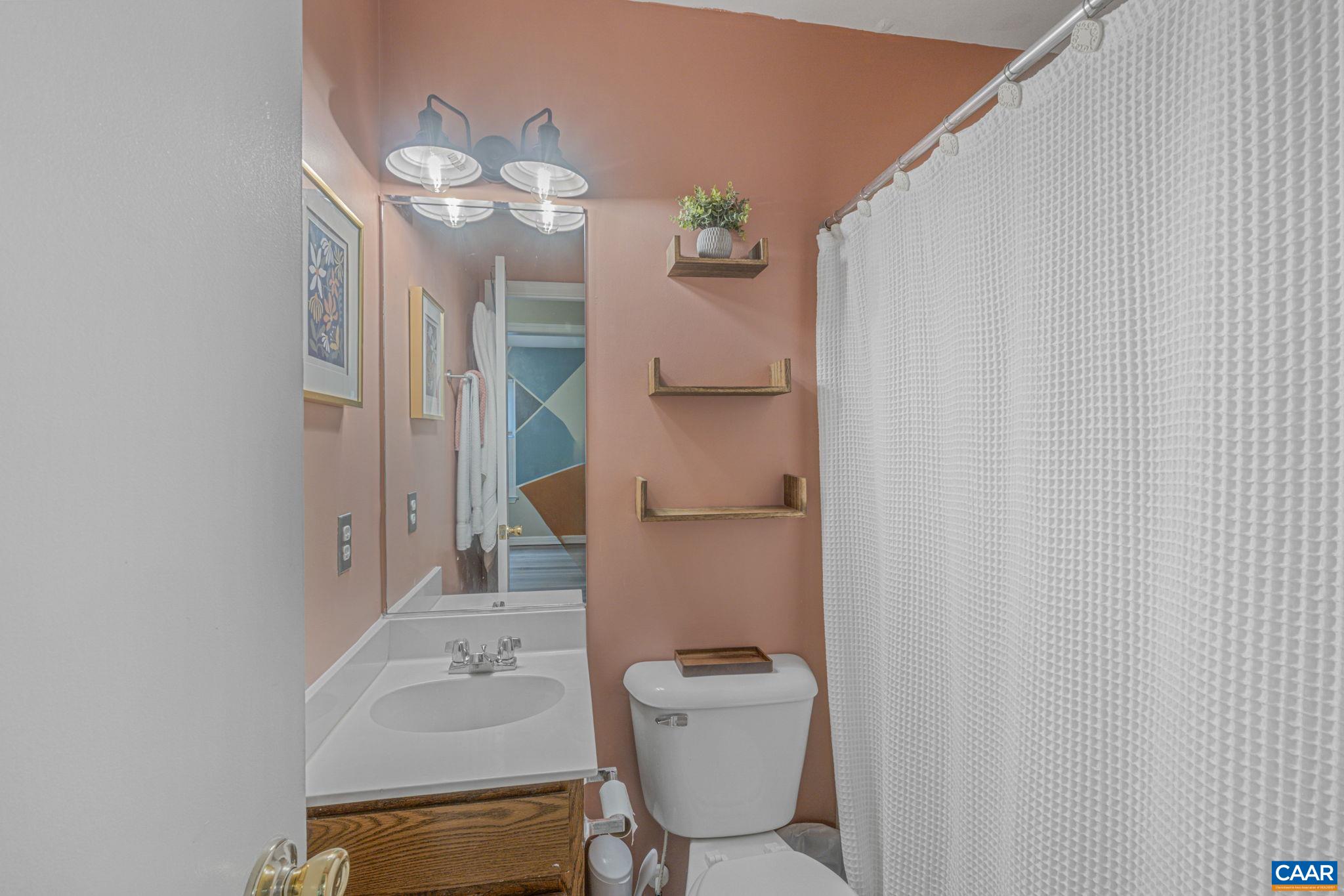 905 Stonehenge Road Charlottesville, VA 22901 - Photo 17 of 39 Gallery Image 17