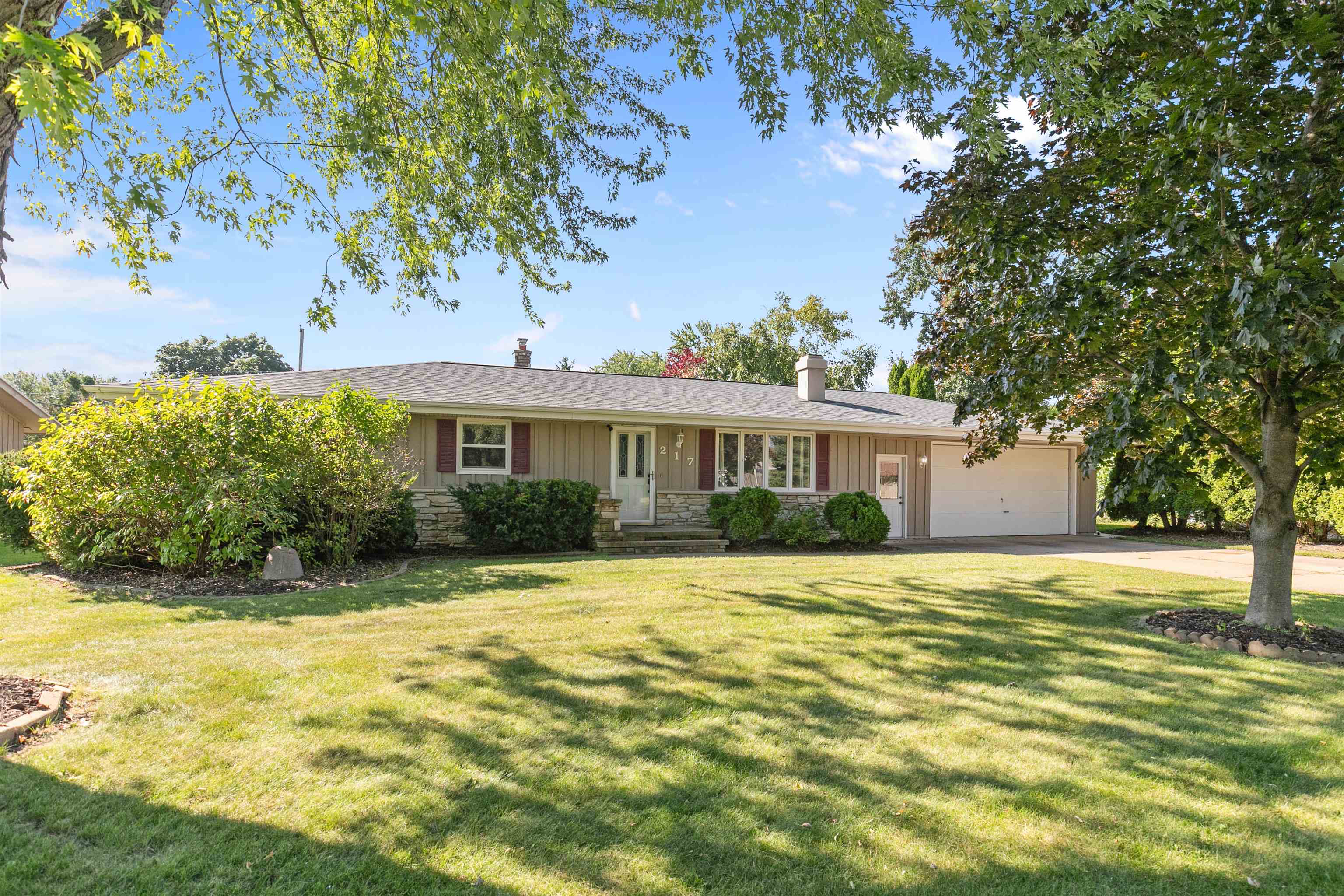 217 West Sunset Avenue Appleton, WI 54911 - Photo 1 of 1 Gallery Image 1