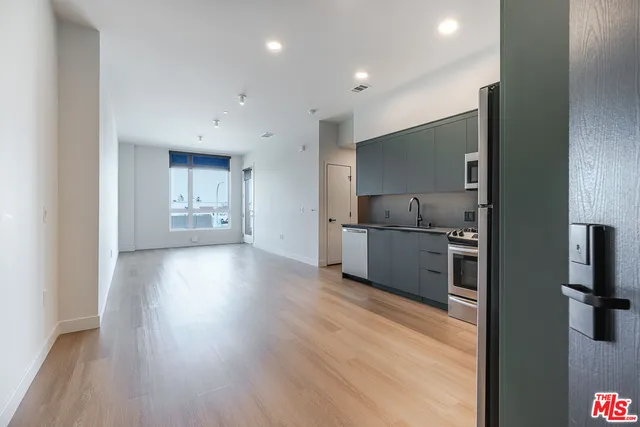 $5,395 | 10601 Washington Boulevard, Unit 732, Culver City, CA 90232