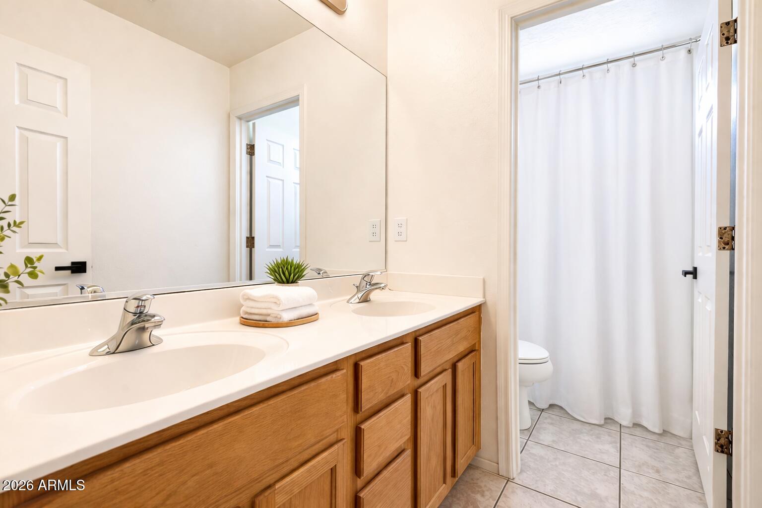 17839 West Hearn Road Surprise, AZ 85388 - Photo 15 of 17 bathstaged