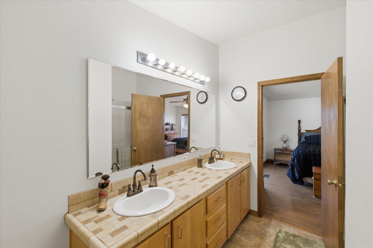 35377 Ede Road Lebanon, OR 97355 - Photo 21 of 50 18