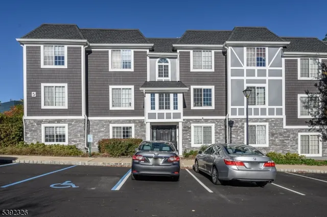 $524,900 | 63 Village Drive, Morristown, NJ 07960