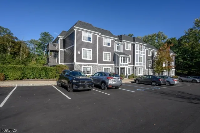 $524,900 | 63 Village Drive, Morristown, NJ 07960