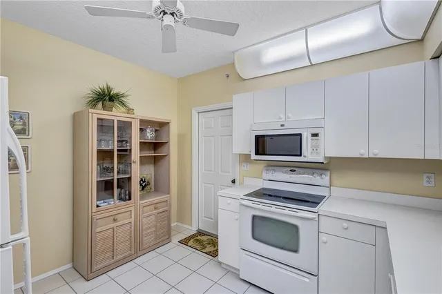 $210,000 | 5433 Fair Oaks Street, Unit 5433, Bradenton, FL 34203
