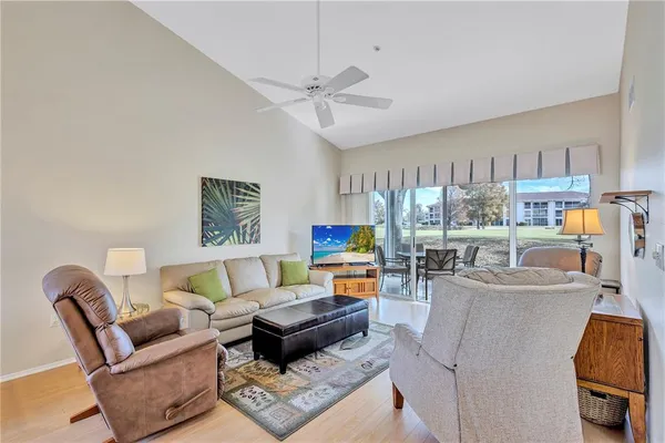 $199,000 | 5433 Fair Oaks Street, Unit 5433, Bradenton, FL 34203