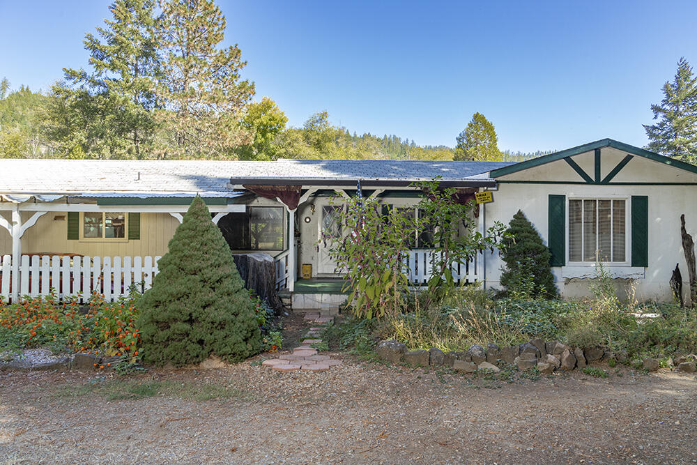 1018 Thompson Creek Road Selma, OR 97538 - Photo 34 of 37 44
