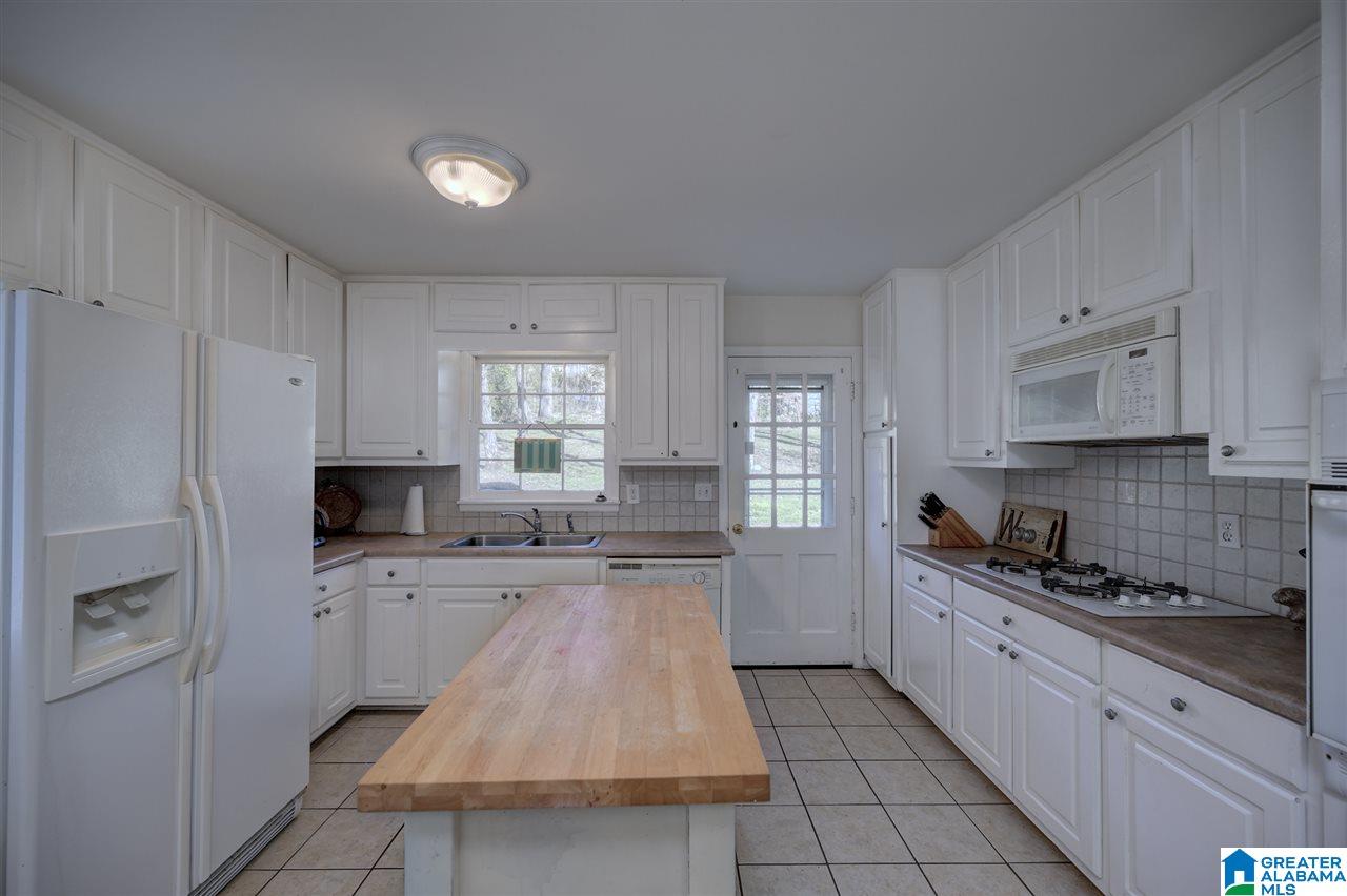 3656 Crestside Road Mountain Brook, AL 35223 - Photo 5 of 27