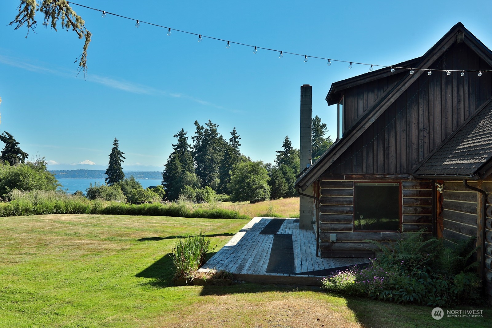 6949 Humphrey Road Clinton, WA 98236 - Photo 2 of 40 Gallery Image 2