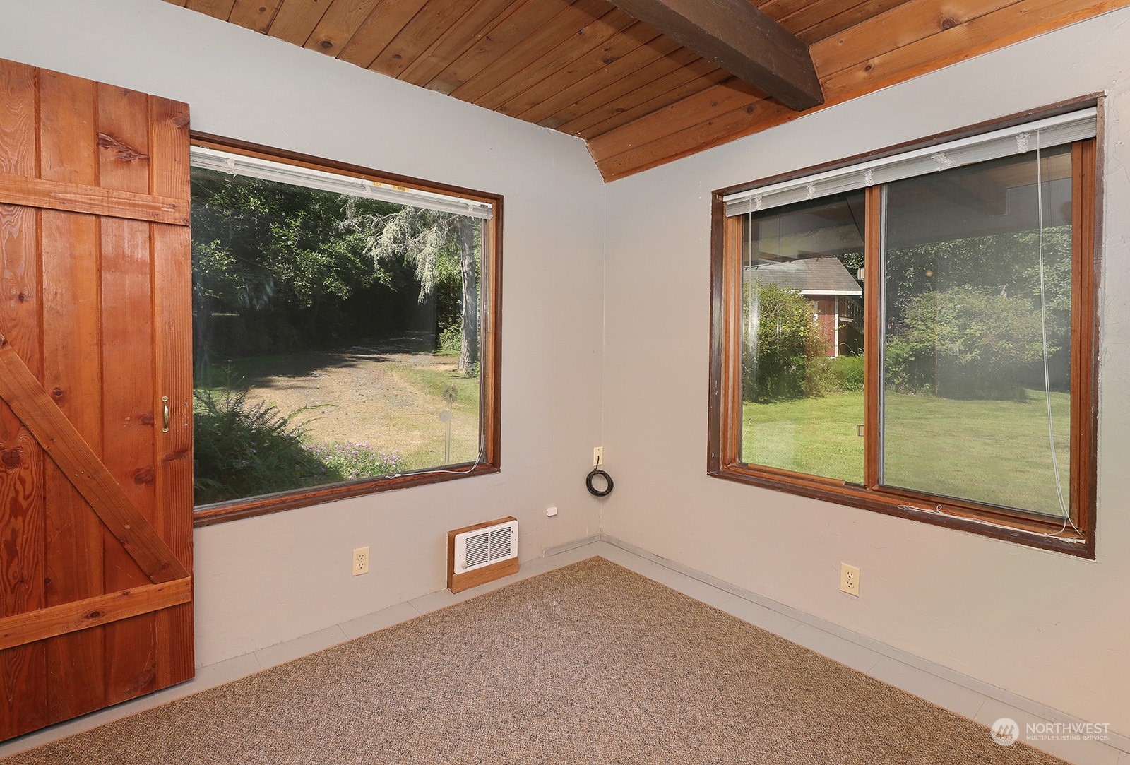 6949 Humphrey Road Clinton, WA 98236 - Photo 21 of 40 Gallery Image 21