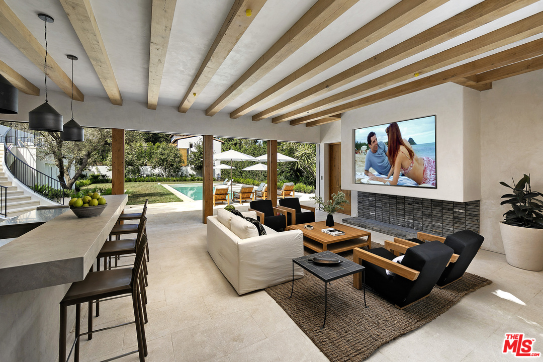 10410 Bellagio Road Los Angeles, CA 90077 - Photo 22 of 25