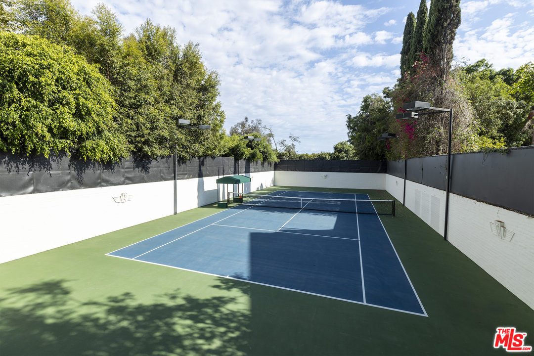 10410 Bellagio Road Los Angeles, CA 90077 - Photo 23 of 25