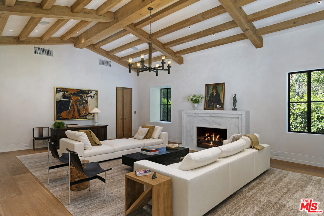 10410 Bellagio Road Los Angeles, CA 90077 - Photo 4 of 25