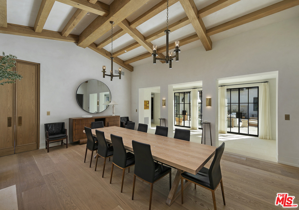 10410 Bellagio Road Los Angeles, CA 90077 - Photo 5 of 25