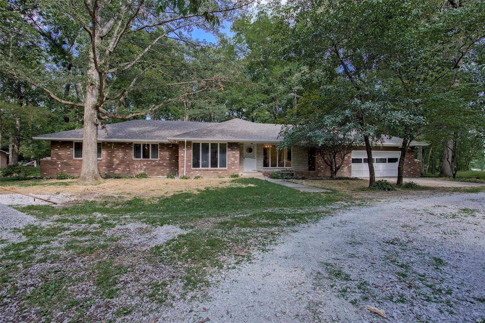 8572 Schien Road Worden, IL 62097 - Photo 40 of 64