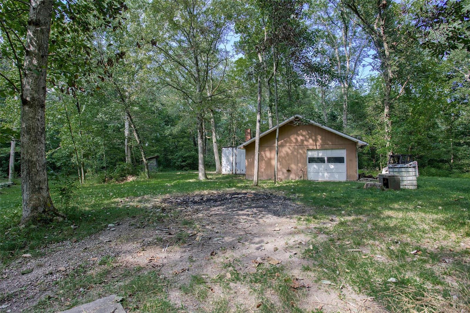 8572 Schien Road Worden, IL 62097 - Photo 45 of 64