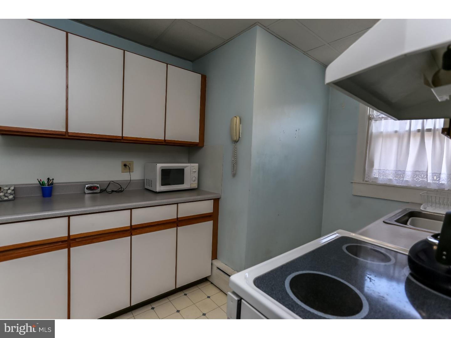 253 Ashby Road Upper Darby, PA 19082 - Photo 12 of 25 Kitchen